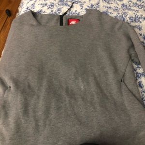 nike crew neck thing